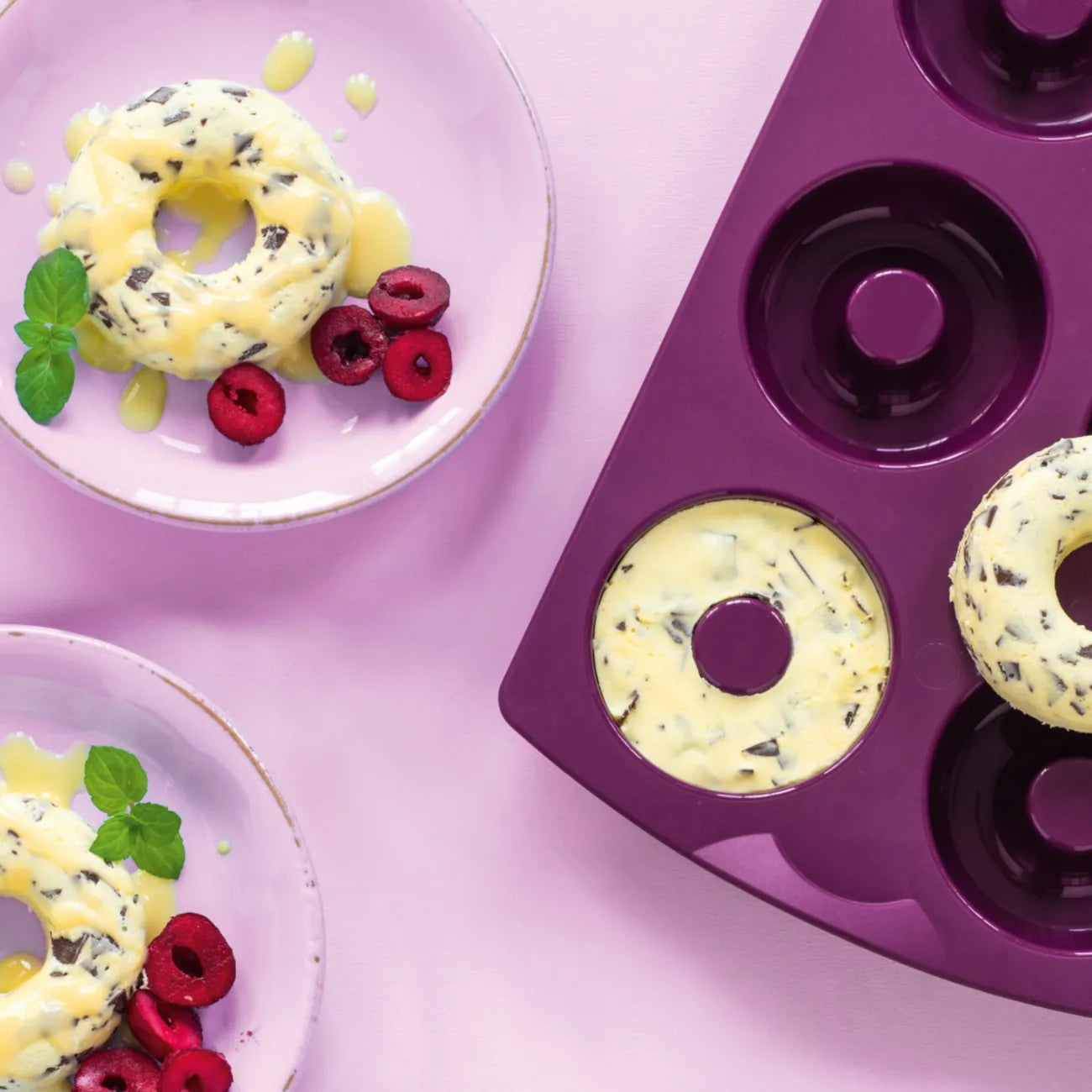 Silikonform Diabolo von der Marke Tupperware / mit idealen Antihafteigenschaften / Donut form / Silikon Backform für Donuts, Bagels, Eierspeisen, Grischiche Ringe und vieles mehr / Hier direkt online kaufen
