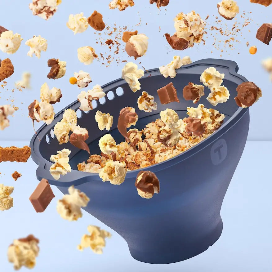 WOW Pop Popcorn Zubereiter von Tupperware / Popcorn Ohne Öl / Faltbar und Ultra Flach / für in die Mikrowelle / Spülmaschinen Beständig / Super Schnell zubereitet / Beispielbild WOW Pop mit Popcorn drin / Hier direkt online kaufen