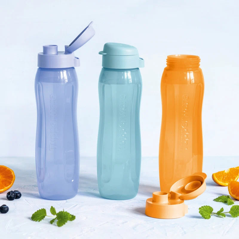EcoEasy Slim 750ml Flasche in Blau von der Marke Tupperware / Perfekt für Büro, Sport und Reisen / einfaches befüllen durch große Öffnung / Alle Farben auf dem Bild zusehen / Hier direkt online kaufen