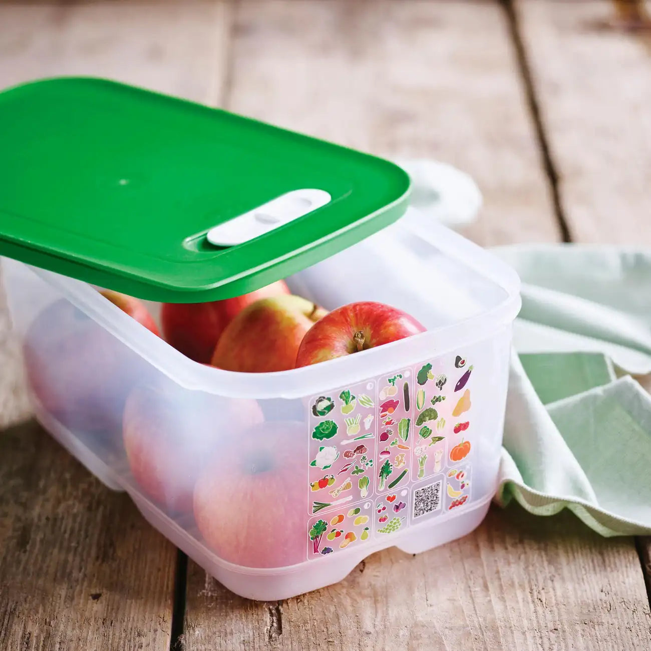 KlimaOase 4,4 L Frischhaltebox von der Marke Tupperware / Nachhaltig und Effizient / Verlängert die Haltbarkeit von Obst und Gemüse / Stapelbar / Einzigartiges System zur Regulierung von Luftmenge und Feuchtigkeit / mit integriertem Frischegitter gegen überschüssige Feuchtigkeit / Hier direkt online kaufen