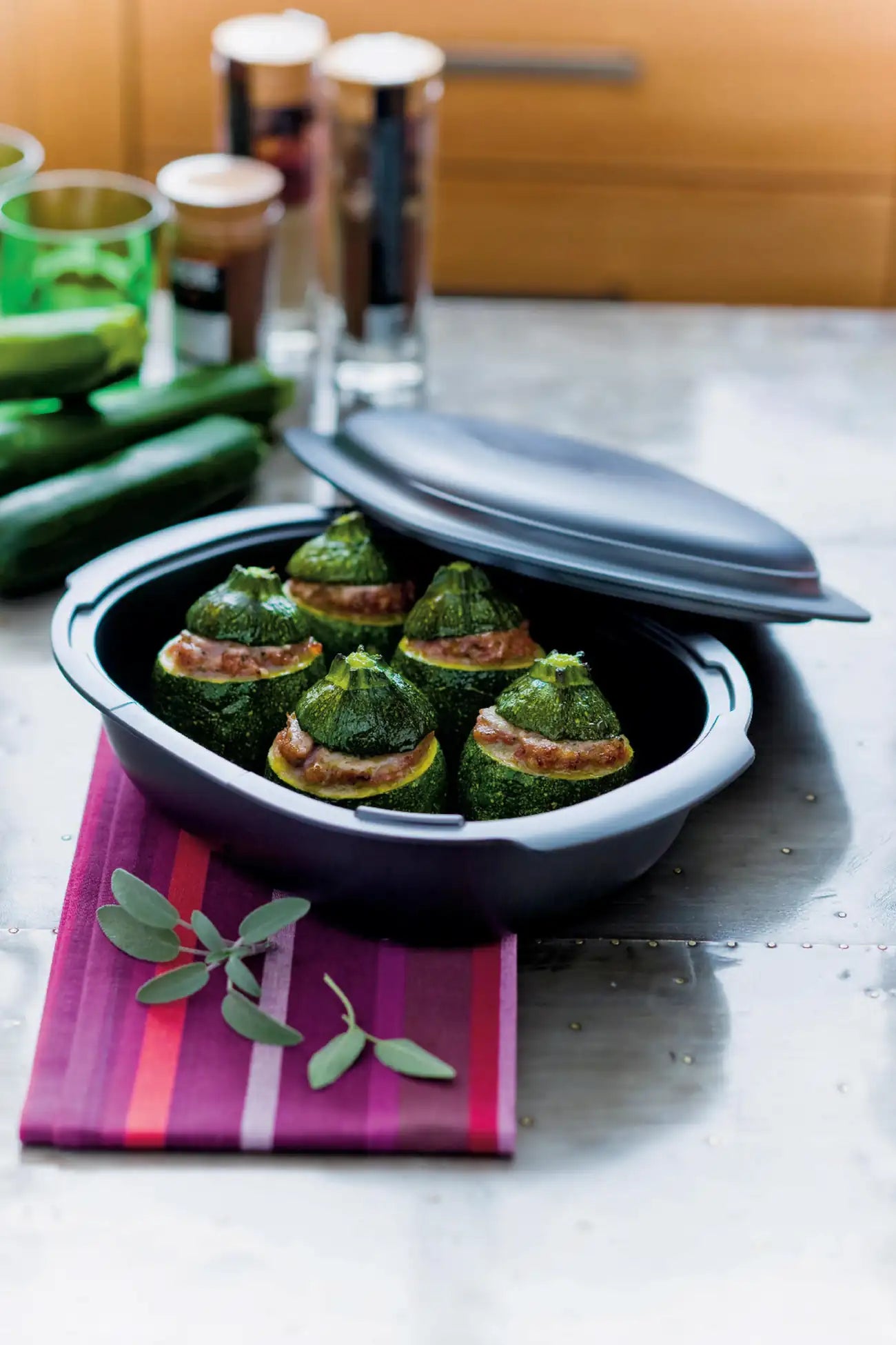 UltraPro Auflaufform von der Marke Tupperware / für Backofen und Mikrowelle / auch Kühl und Gefriergeeignet / leichter als Gusseisen / Hier direkt online kaufen