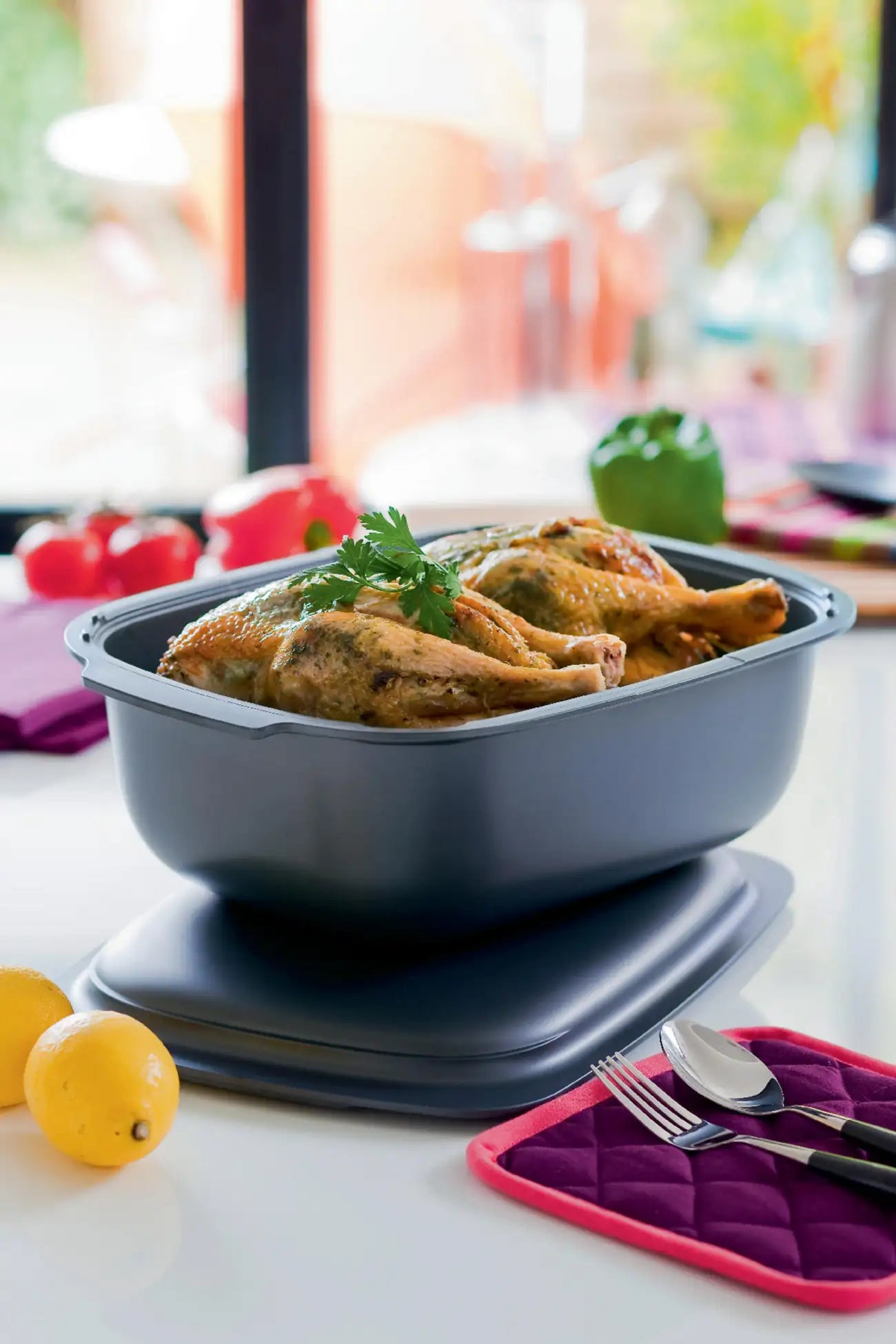 UltraPro 5,7l Kasserolle inkl. Deckel von der Marke Tupperware / für Backofen und Mikrowelle / auch Kühl und Gefriergeeignet / leichter als Gusseisen / Hier direkt online kaufen