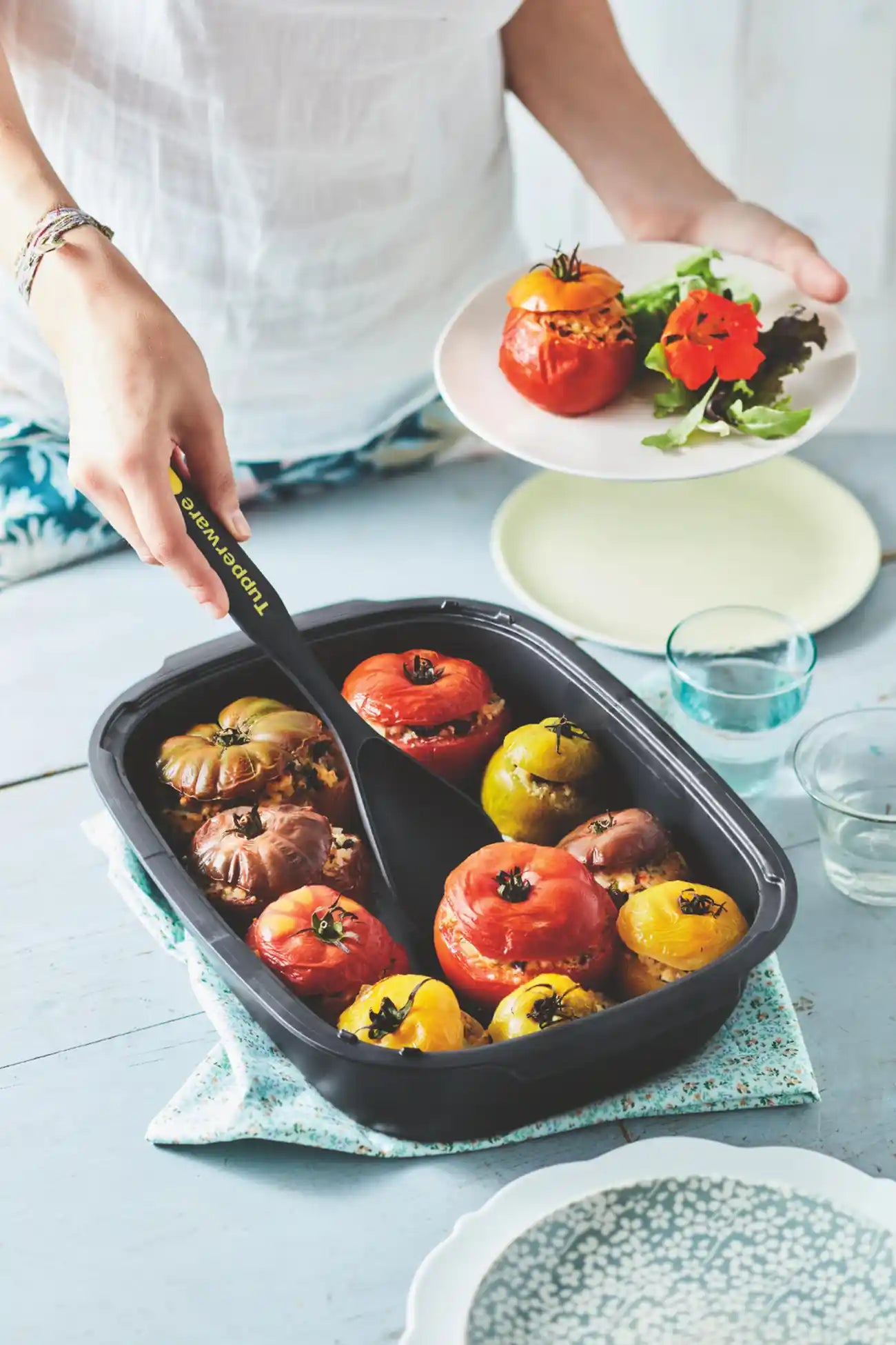 UltraPro 3,3l Auflaufform von der Marke Tupperware / für Backofen und Mikrowelle / auch Kühl und Gefriergeeignet / leichter als Gusseisen / Hier direkt online kaufen
