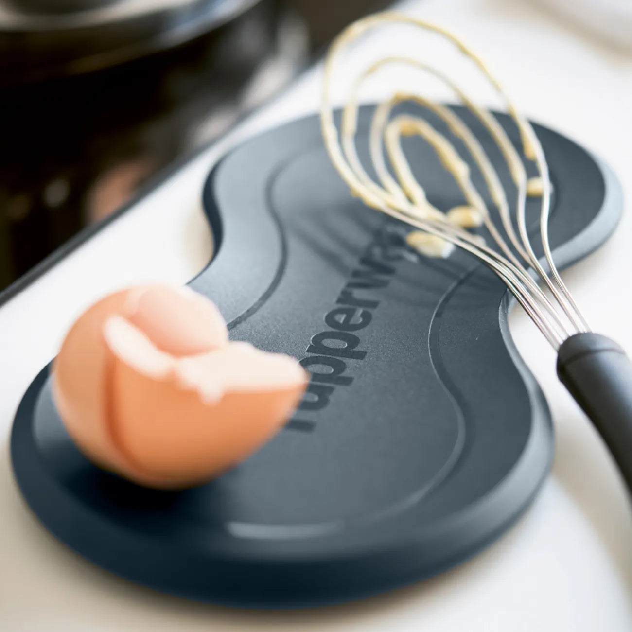 Griffbereit Löffelablage von der Marke Tupperware / Küchenhelfer / mit Platz für bis zu 3 Küchenutensilien / Ideal zur schnellen Ablage von Kräutern und anderen kleinen Zutaten / ebenfalls zum Servieren von Vorspeisen und Kleinigkeiten geeignet / Hier direkt online kaufen