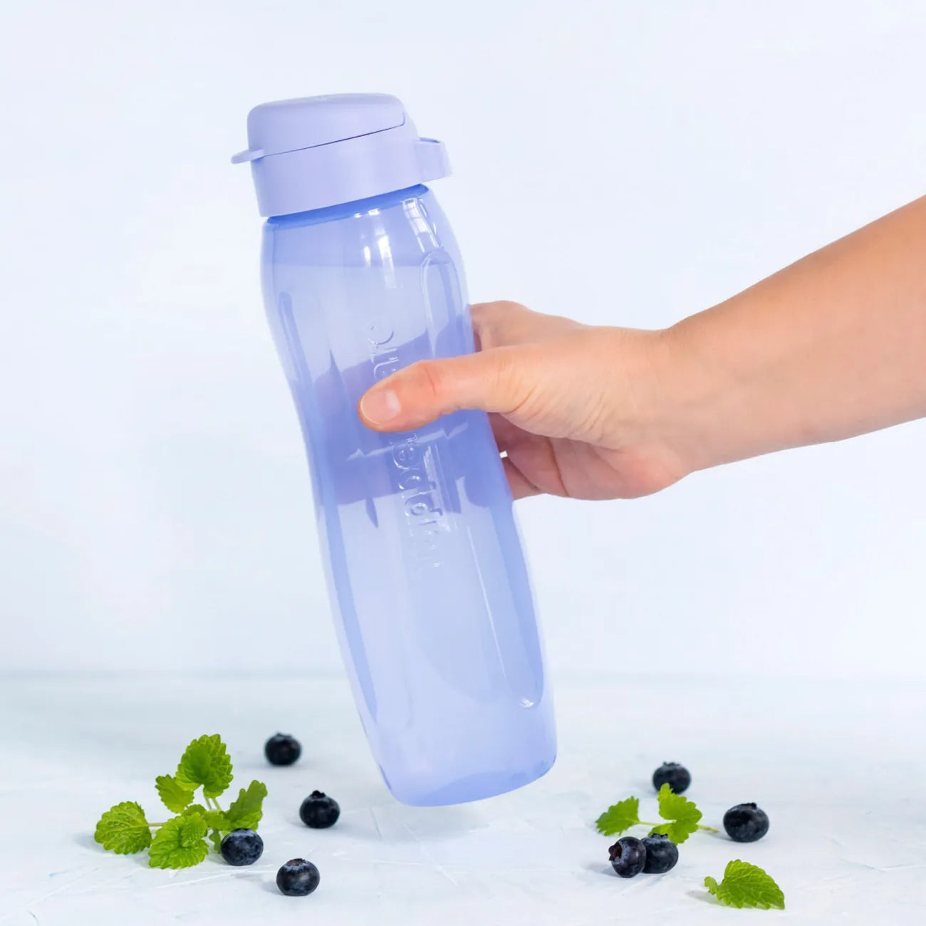 EcoEasy Trinkflasche 750 ml Flieder von der Marke Tupperware / in der Farbe Flieder / Trinkflasche / Wasserflasche / Perfekt für Unterwegs / Hier direkt online kaufen