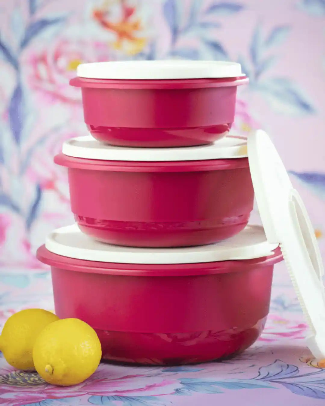 Rührschüssel Pro von der Marke Tupperware / in der Farbe Beere / mit Spritzschutzdeckel / Hier direkt online Kaufen