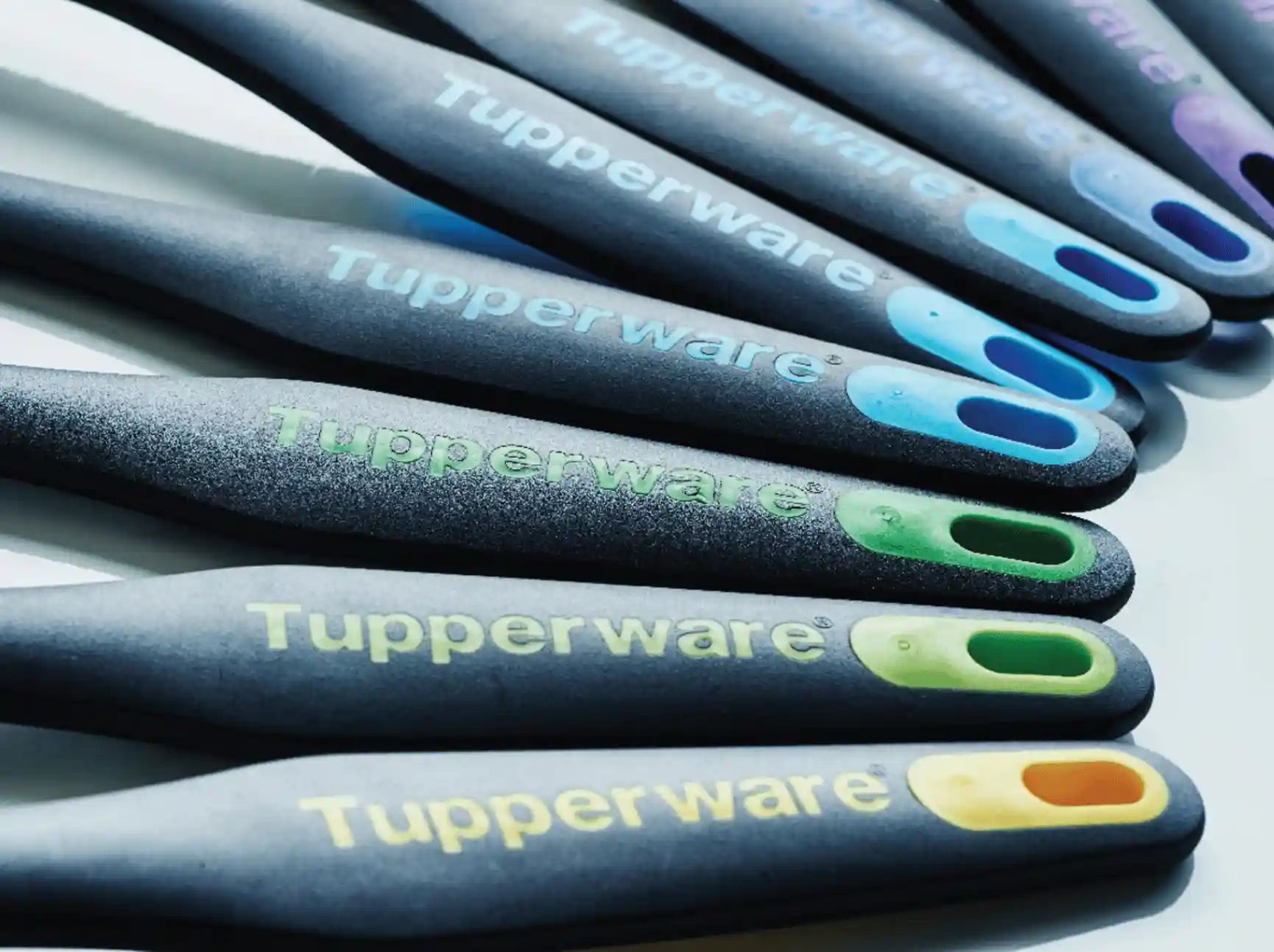 Griffbereit Kochlöffel von der Marke Tupperware / mit ergonomischen Griff / Hier direkt online kaufen