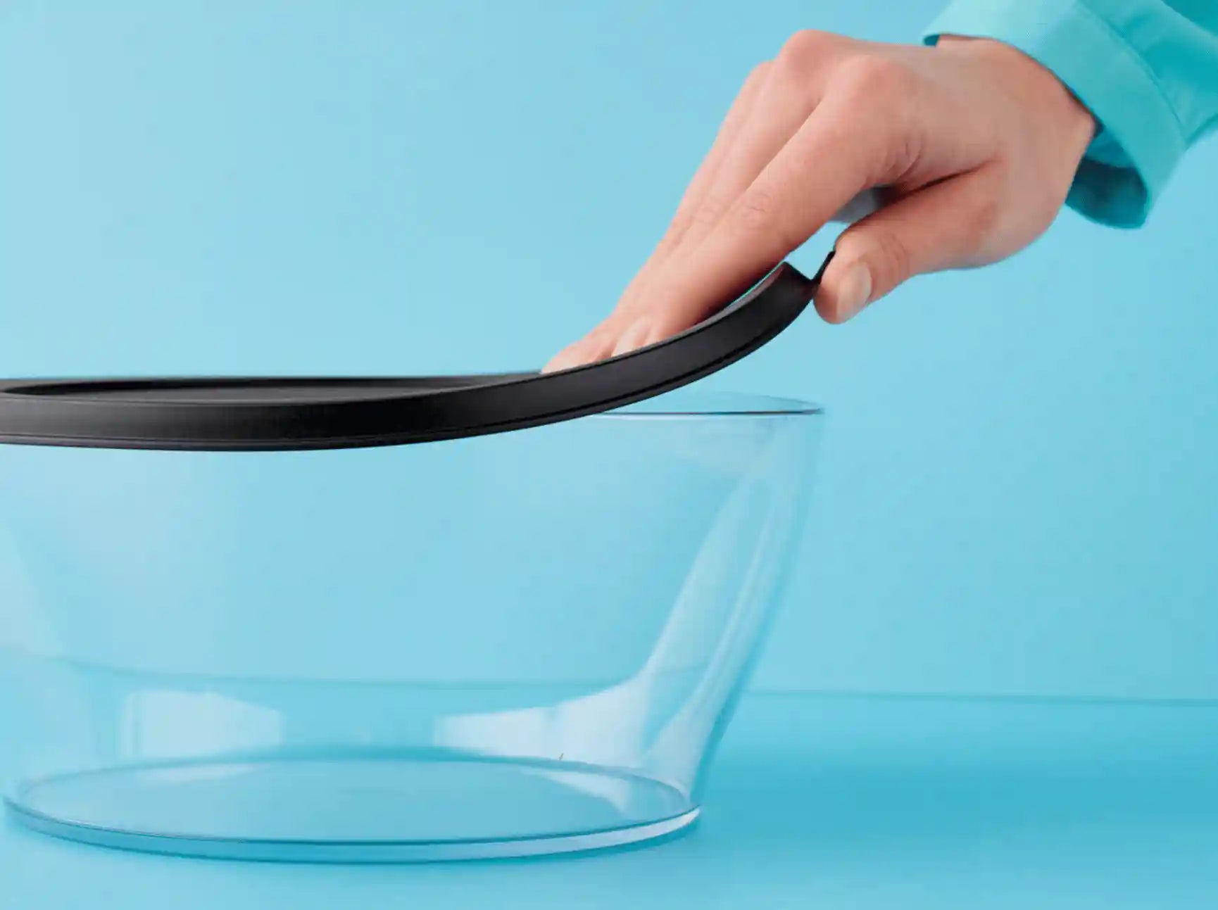 Clear Line Schüsseln von der Marke Tupperware / Elegante Servierschüsseln / mit Luft und Wasserdichtem Deckel / Hier direkt online kaufen