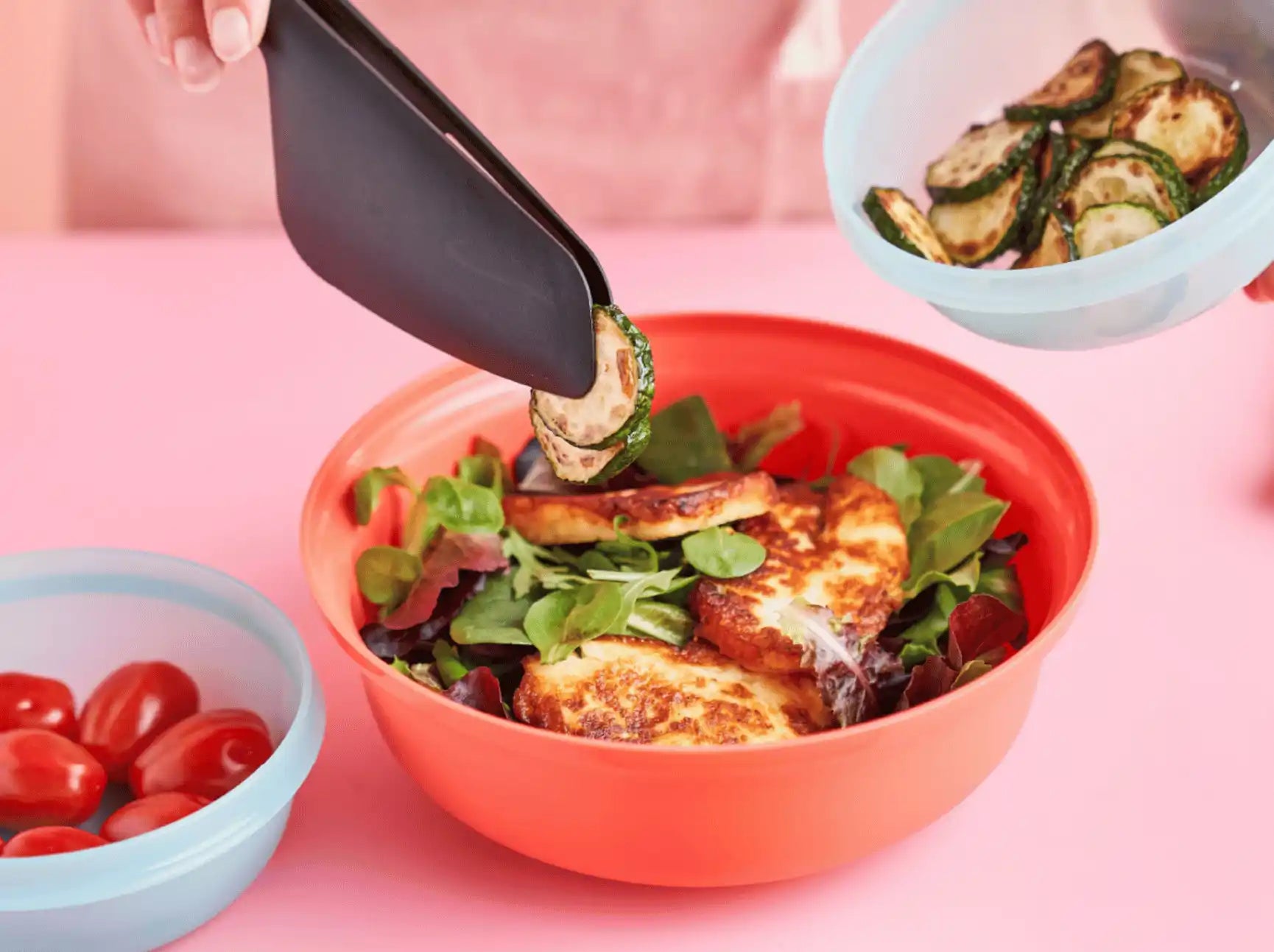 Aloha Servierschale von der Marke Tupperware / mit luft- und wasserdichtem Deckel / Ideal fürs Buffet und zum Transportieren / modular Stapelbar / Platzsparend ineinander Stapelbar / Servier Schüssel / Hier direkt online kaufen