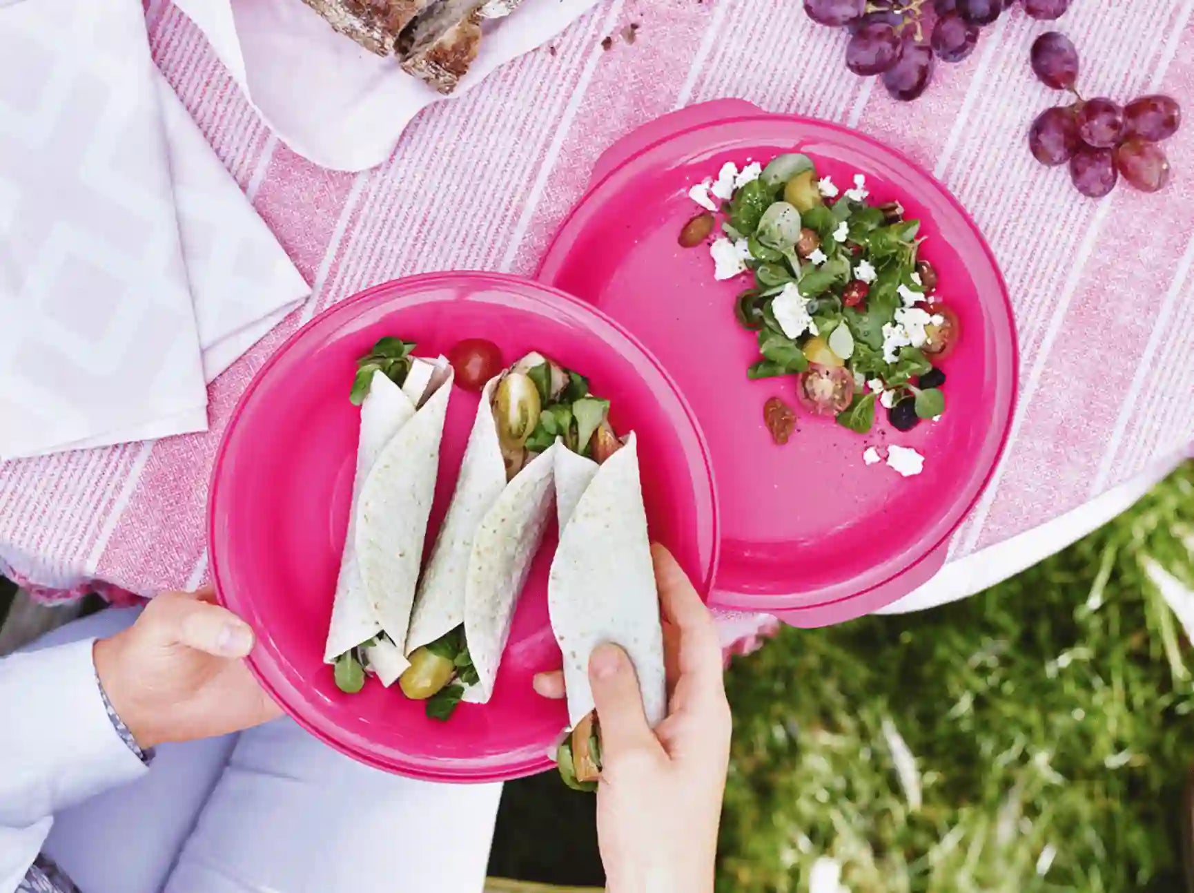 Aloha Servierschale von der Marke Tupperware / mit luft- und wasserdichtem Deckel / Ideal fürs Buffet und zum Transportieren / modular Stapelbar / Platzsparend ineinander Stapelbar / Servier Schüssel / Hier direkt online kaufen