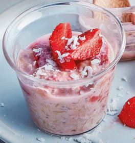 Chia-Joghurt mit Rhabarber und Erdbeeren
