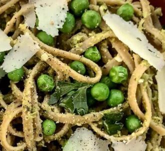 Erbsen-Pesto mit Vollkornnudeln