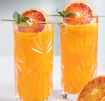 Erfrischender Blutorangen Mocktail