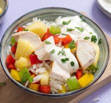 Fruchtiger Reissalat mit Hähnchenbrust