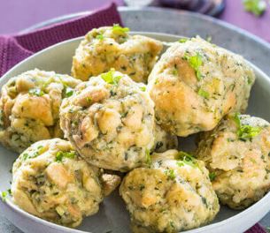 Klassische Semmelknödel einfach selber machen