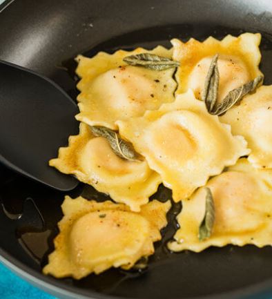 Kürbis Ravioli mit Salbeibutter