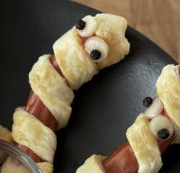 Lustige Mumien-Hotdogs