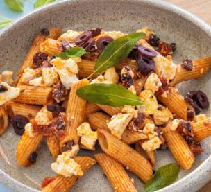 Mediterraner Nudelsalat