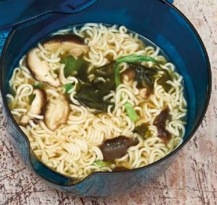 One Pot Asiatische Nudelsuppe