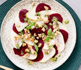 Rote Bete-Carpaccio Vegetarischer Klassiker mit Birnen und Walnüssen