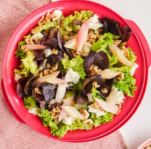 Salat mit Rhabarber, Feta und Walnüssen