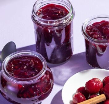 Sauerkirsch-Rotwein-Konfitüre