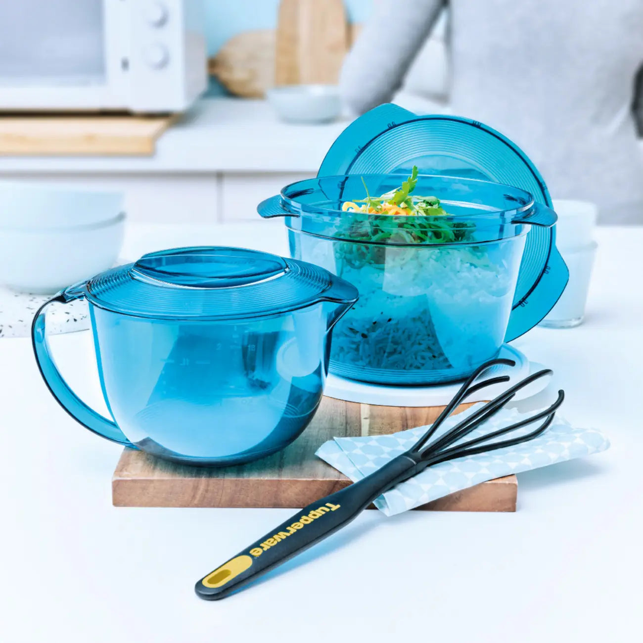 Griffbereit Rührbesen von der Marke Tupperware / zum Anrühren, Aufschlagen und Verrühren / mit offenen Schlaufen zum leichten verrühren / Hier direkt online kaufen