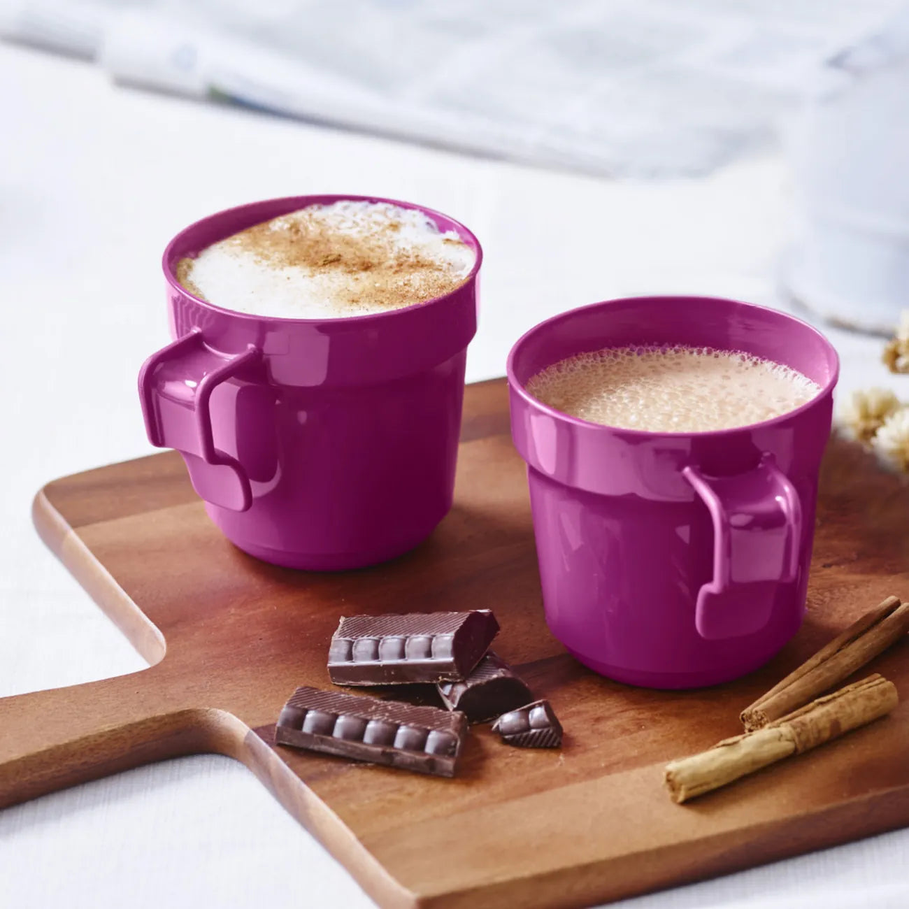 Aloha Tasse 350ml von der Marke Tupperware / Praktisch und Stylischer Picknick Becher / Tasse / in der Farbe Lila / mit Deckel der vor Auslaufen und Insekten Schützt / Hier direkt online kaufen 