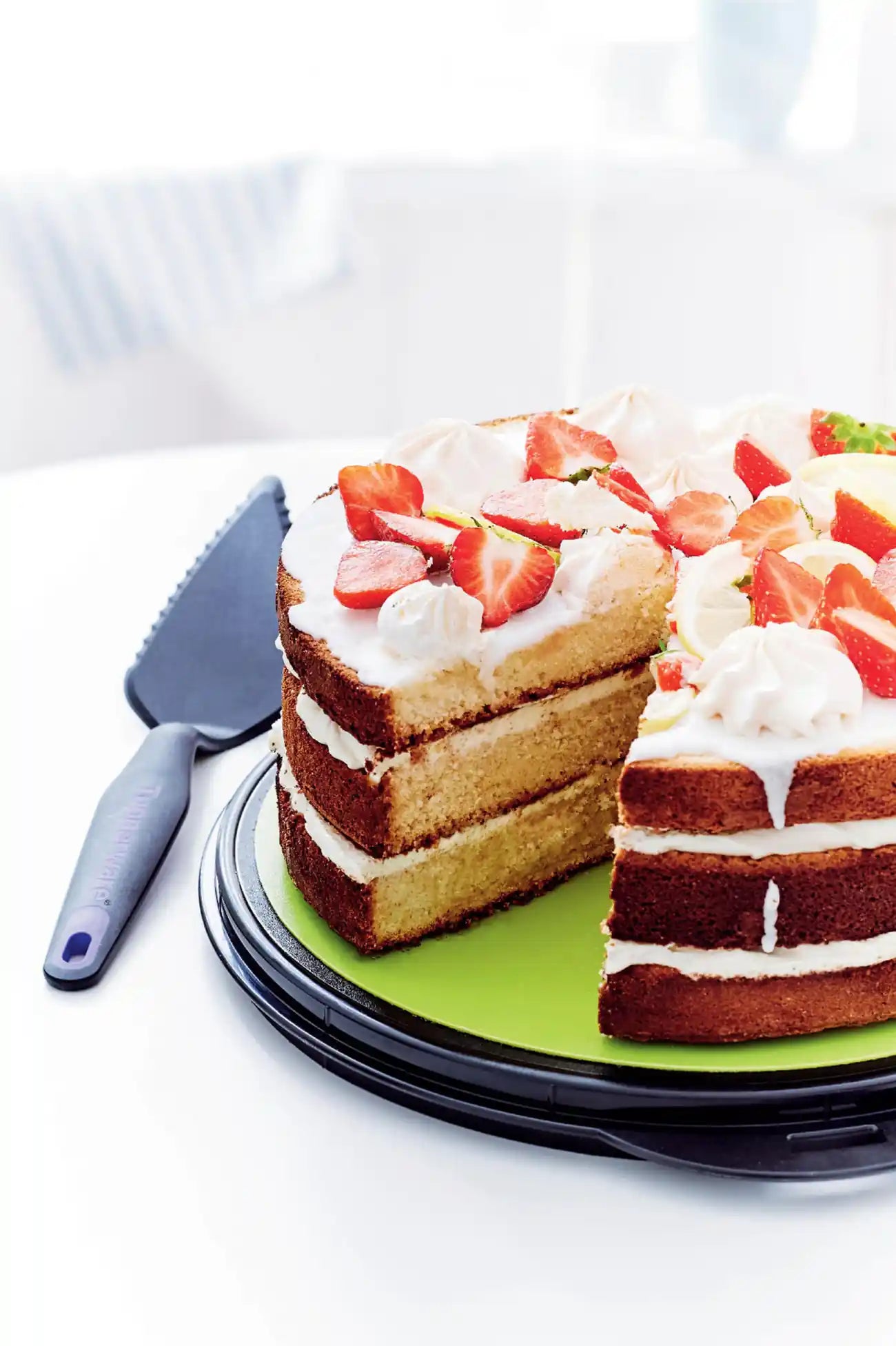 Top Tortenstück Heber Griffbereit von der Marke Tupperware / mit Praktisch abgerundeter Spitze / Perfekt zum Servieren von Torte, Kuchen und Hefegebäck / Hier direkt online kaufen