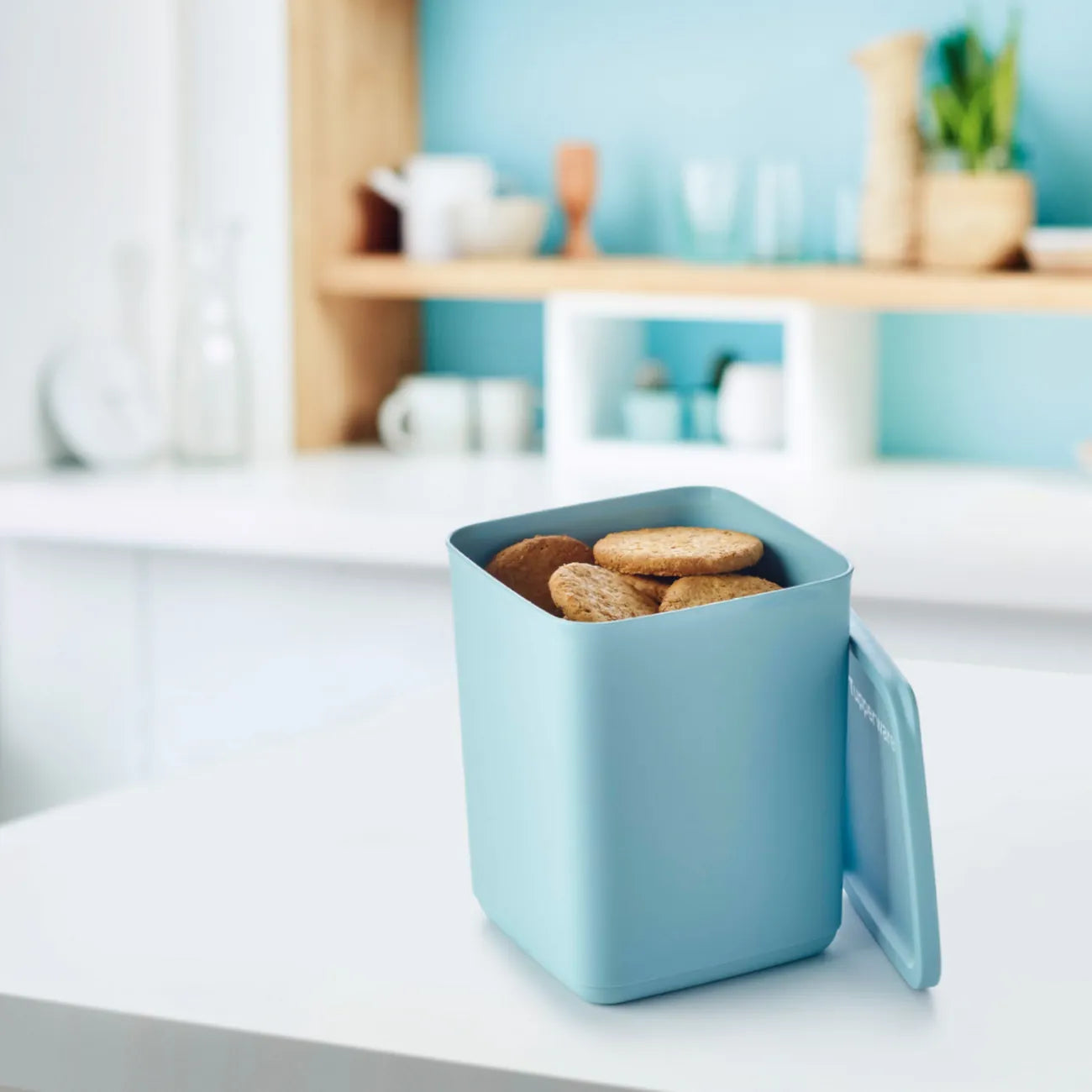 Cubix 1,8L von der Marke Tupperware / in der Farbe Blau / Vorrats- & Aufbewahrungsbehälter / Modular Stapelbar / Ideal geeignet für Trockenlebensmittel / Hier direkt online kaufen