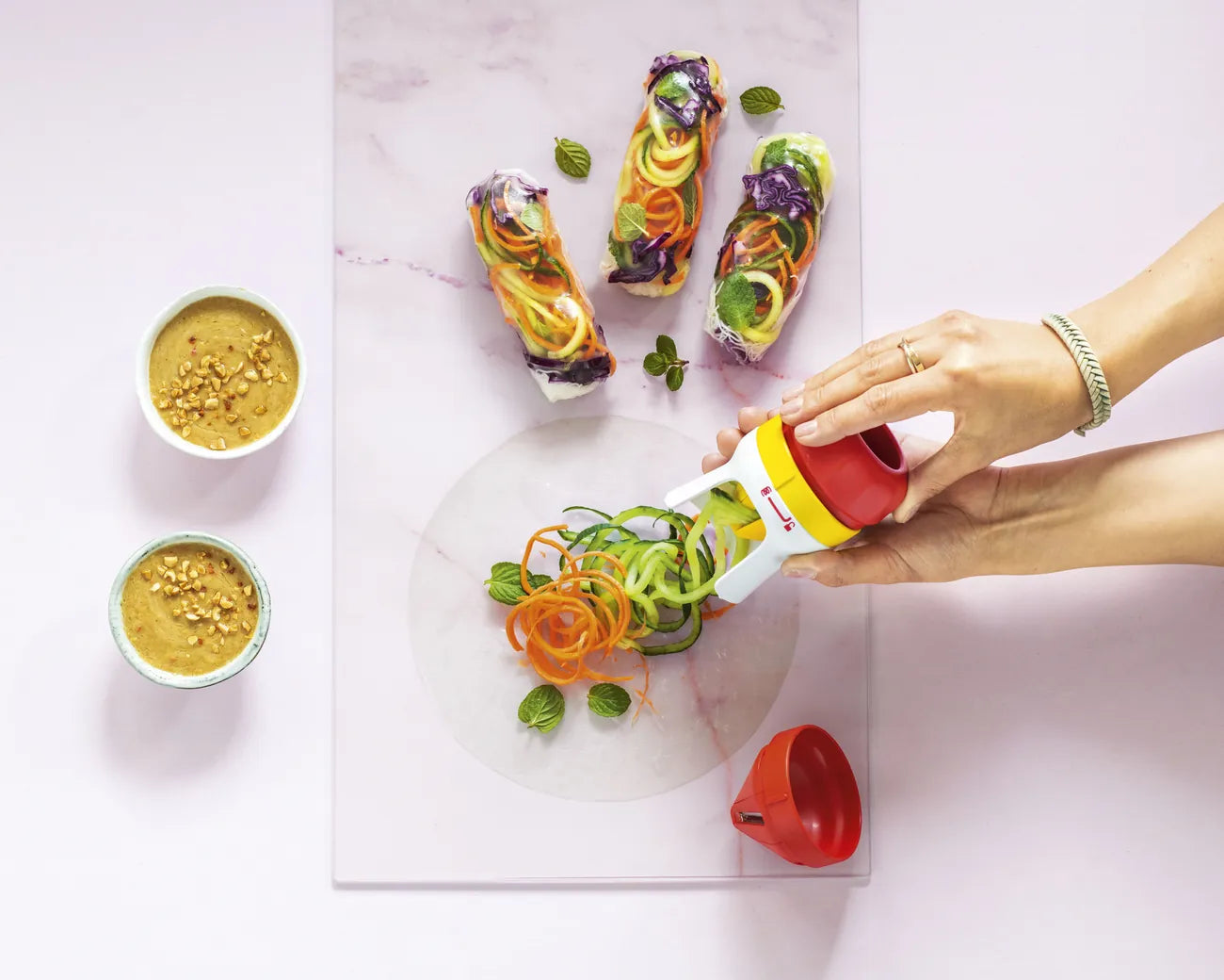 Spiralschneider Zoodelino-Duo inkl. Tagiatelle-Einsatz von der Marke Tupperware / Spiralschneider / Gemüseschneider / Hier direkt online kaufen