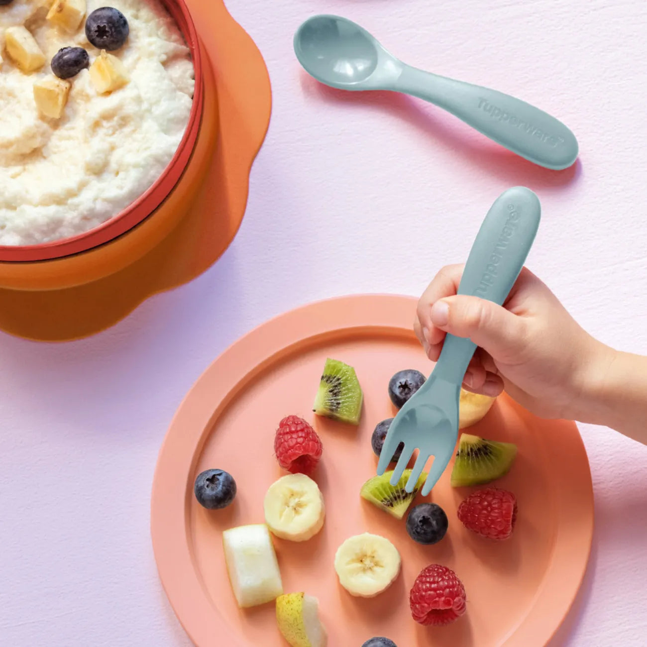 TupperCare Kinderbesteck von der Marke Tupperware / Kinderbesteck Set / einfache Handhabung dank geschwungener Form / hier direkt online kaufen