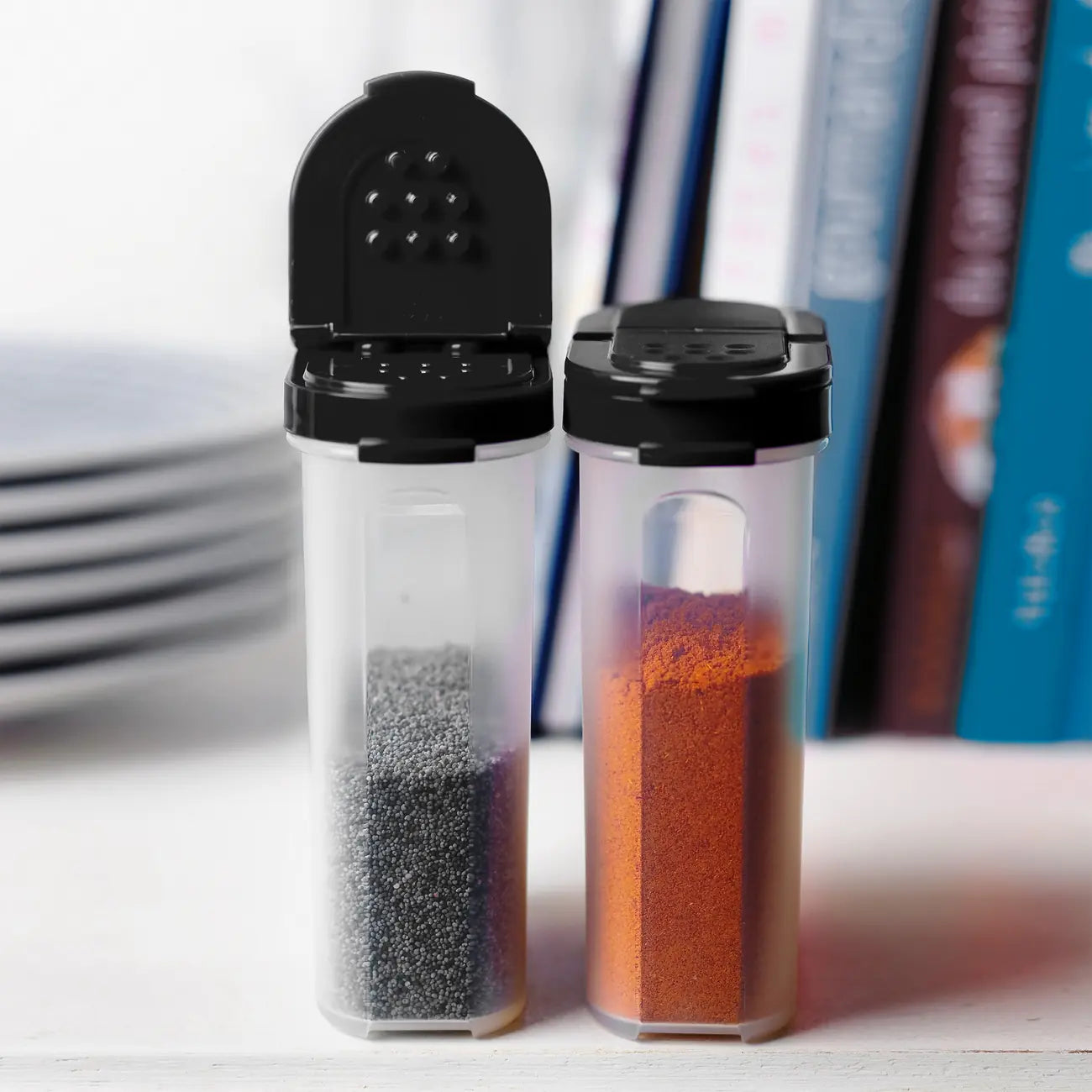 Gewürz-Riesen 2x 270ml von der Marke Tupperware / zum Frischhalten von Kräutern und Gewürzen / Modular Stapelbar / mit zwei verschiedenen Streu Öffnungen / Praktisch & Platzsparend / Hier direkt online kaufen