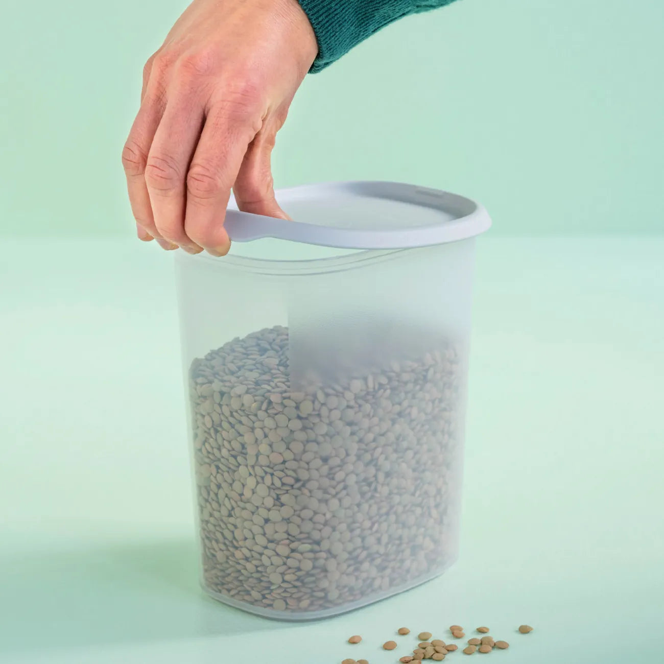 One Touch Fresh Oval 1,8L von der Marke Tupperware / in der Farbe Grau / Vorratsbehälter / Aufbewahrungsbehälter / modular Stapelbar / mit Praktischer Klarsichtblende / Hier direkt online kaufen