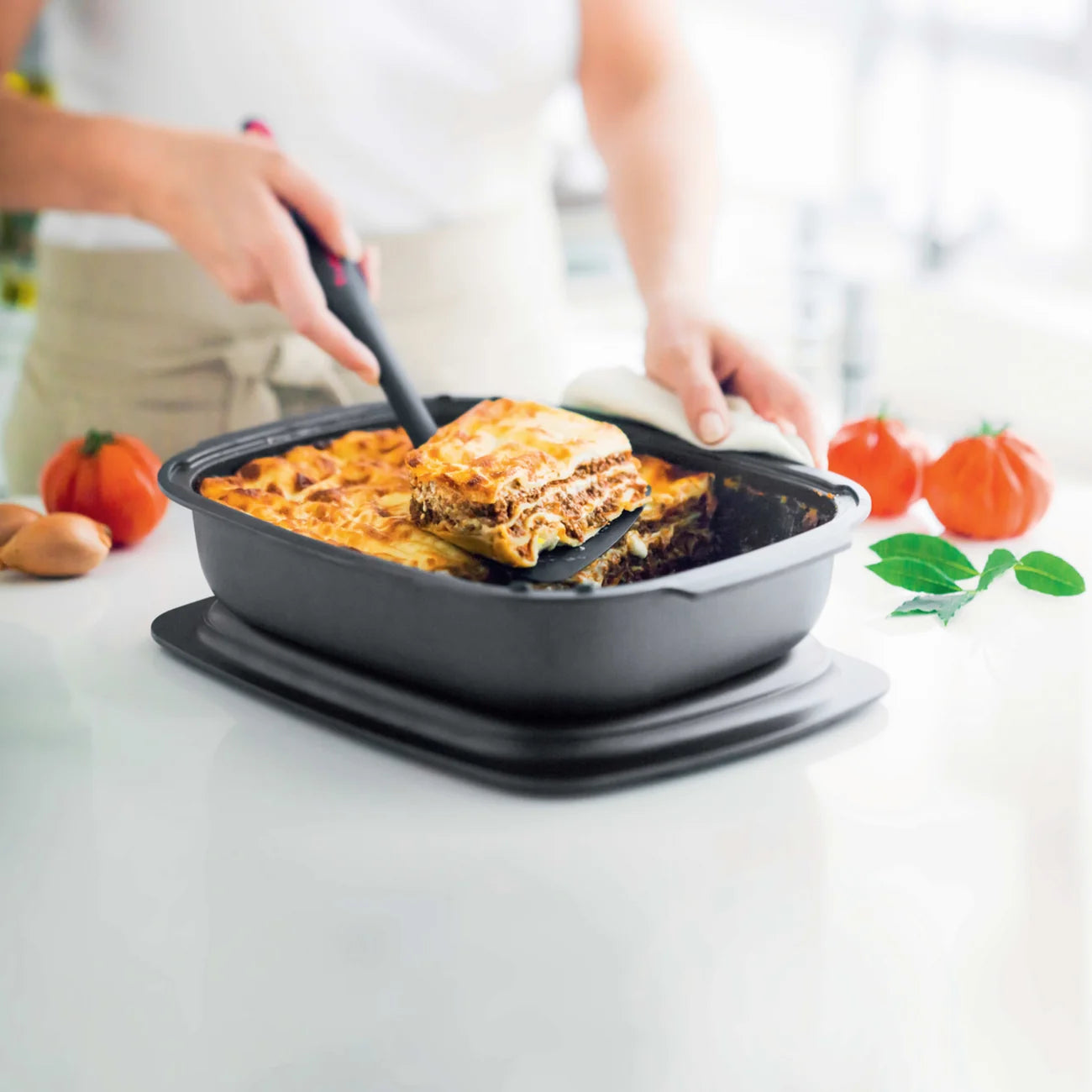 Großer Griffbereit Pfannenwender von der Marke Tupperware / mit Ergonomischen Griff / Perfekt zum Wenden und Servieren / Hier direkt online kaufen