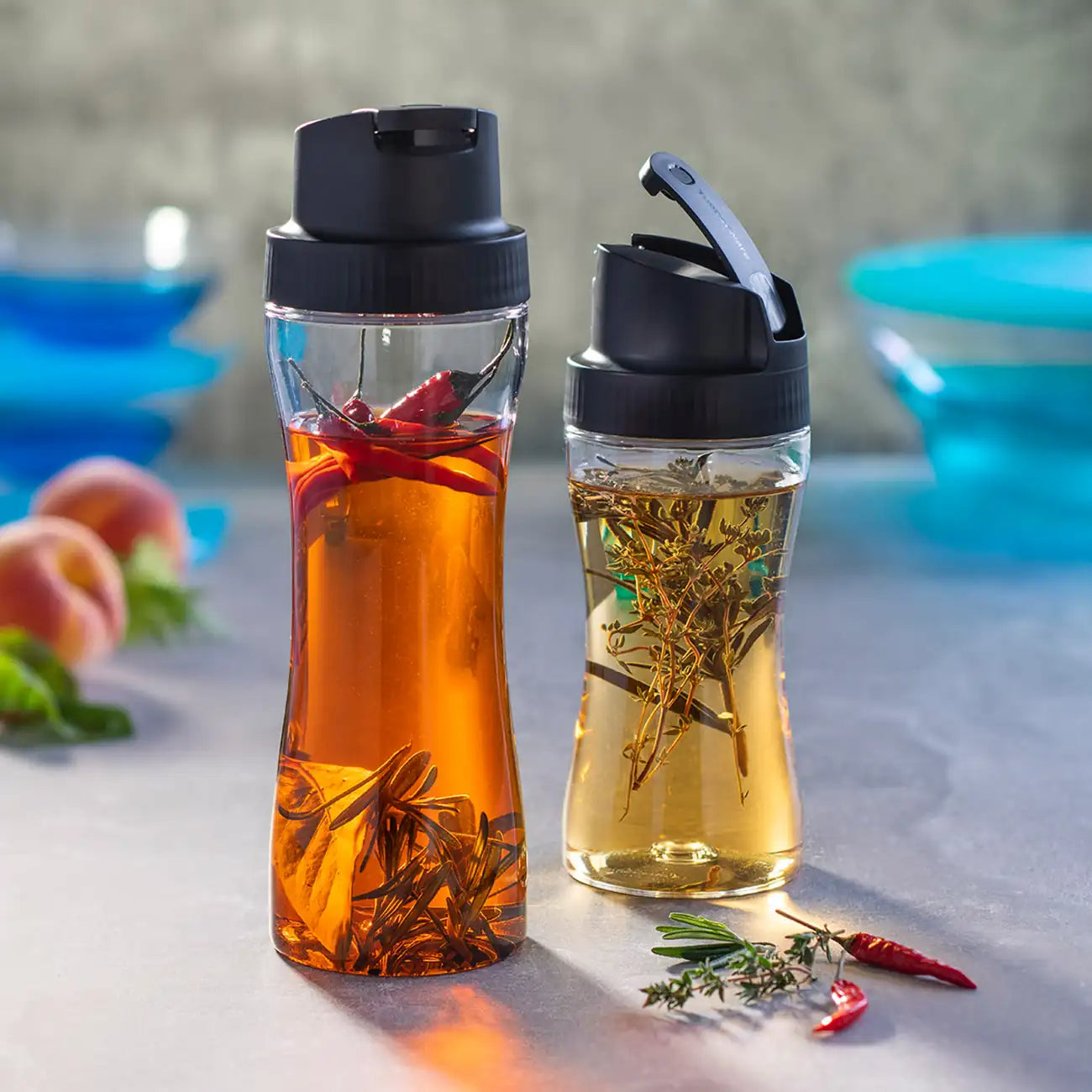 Clear Collection Dispenser 770ml von der Marke Tupperware / ideal zum Servieren von öl und Essig für Salat Dressings / aus Transparenten Glasähnlichen Material / Hier direkt online kaufen