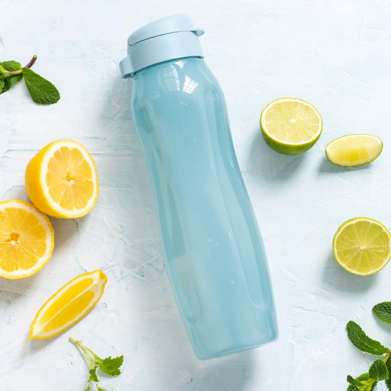 EcoEasy 2 Trinkflasche 1 L von der Marke Tupperware / in der Farbe Türkis / Wasserflasche / Ideal für Unterwegs / Radarflasche / Hier direkt online kaufen