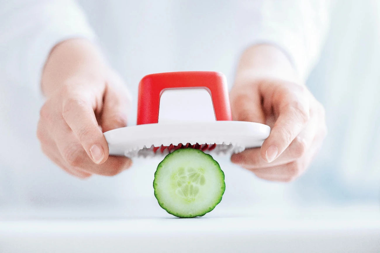 Mandojunior Küchenreibe von der Marke Tupperware / Gemüsehobel / Gemüseschneider / Gemüsereibe / für kleinere Mengen Obst und Gemüse / Hier direkt online kaufen