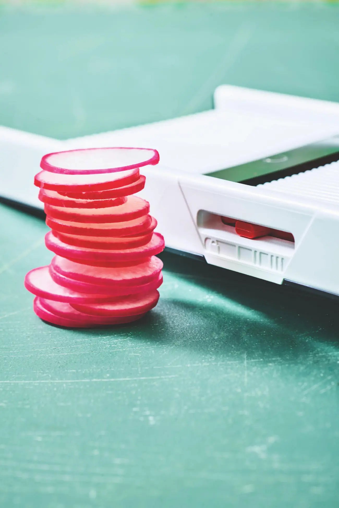 Mandojunior Küchenreibe von der Marke Tupperware / Gemüsehobel / Gemüseschneider / Gemüsereibe / für kleinere Mengen Obst und Gemüse / Hier direkt online kaufen