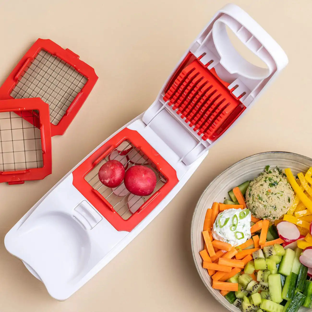 Super Dicer von der Marke Tupperware / Küchenschneidegerät / Gemüseschneider / für Gemüse Stifte, Würfel, Scheiben oder Streifen / Stromloser Gemüseschneider / mit verschiedenen Schneide Einsätzen / Hier direkt online kaufen