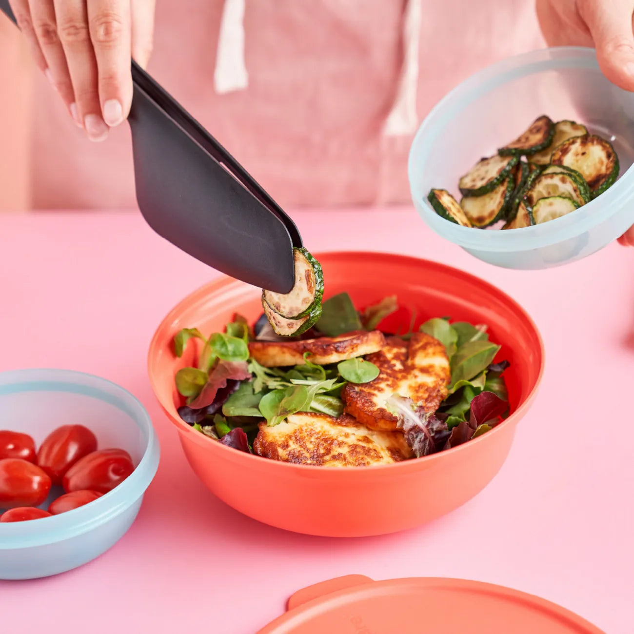 Chef-Zange Griffbereit von der Marke Tupperware / in der Farbe Schwarz / in zwei Teile Zerlegbar / Ideal zum Kochen und Servieren / Hier direkt online kaufen