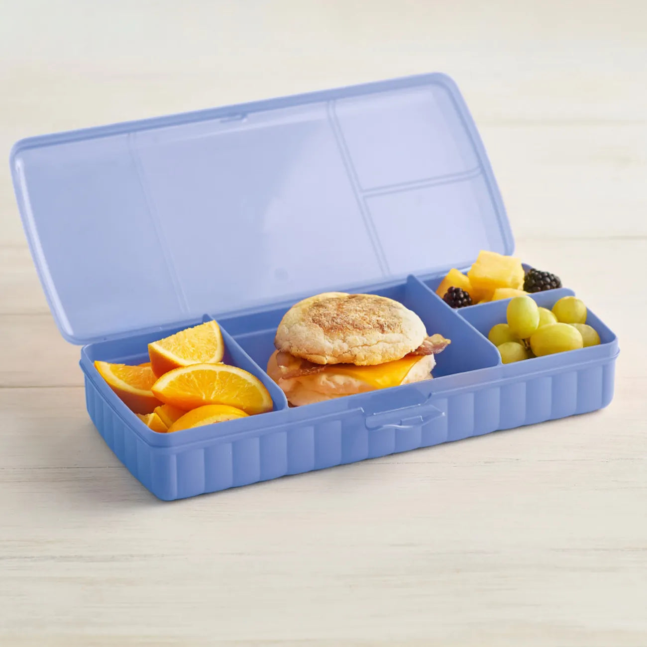 Pausen Buffet von der Marke Tupperware / in der Farbe Lila / Vier Fächer für die Perfekte Ordnung / Ideal als Lunchbox oder Snackbox für Unterwegs / Einfach zu Öffnen / Nachhaltig & Wiederverwendbar / Hier direkt online kaufen