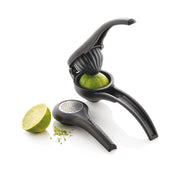 Zest`N Press von der Marke Tupperware / Küchenpresse / Saftpresse / Ideal zum Pressen von Zitrusfrüchten / auch geeignet für Zitronen abrieb / Hier direkt online kaufen 