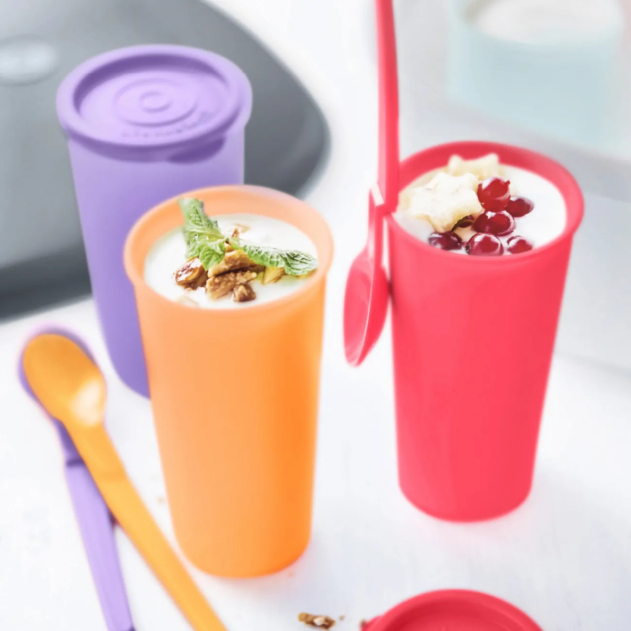 6x Joghurt-Becher 170ml von der Marke Tupperware / Joghurt Becher zum Mitnehmen und Vorbereiten / Ideal für Meal Prep / in 6 unterschiedlichen Farben / Bunt / Hier direkt online kaufen