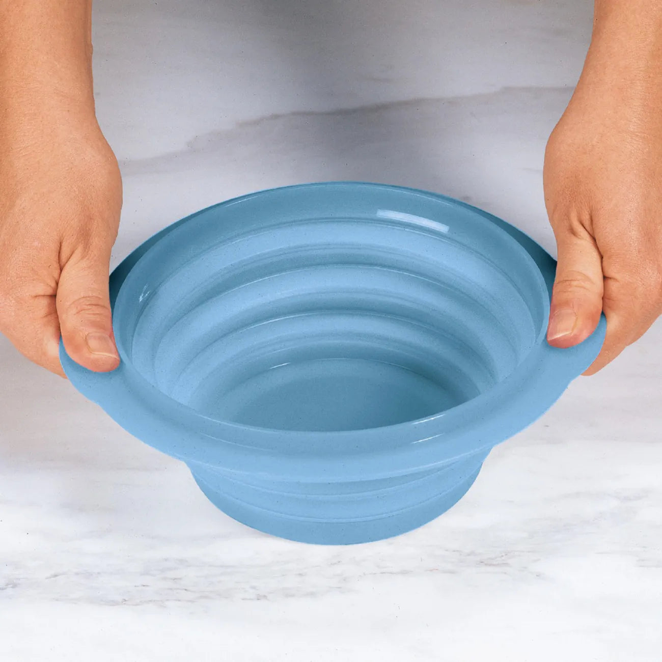 B043B Mini-Max Blau 950ml von der Marke Tupperware / Tupperdose / Brotdose / Lunchbox / faltbar / Praktisch für Unterwegs / Platzsparend / in der Farbe blau / hier direkt online kaufen