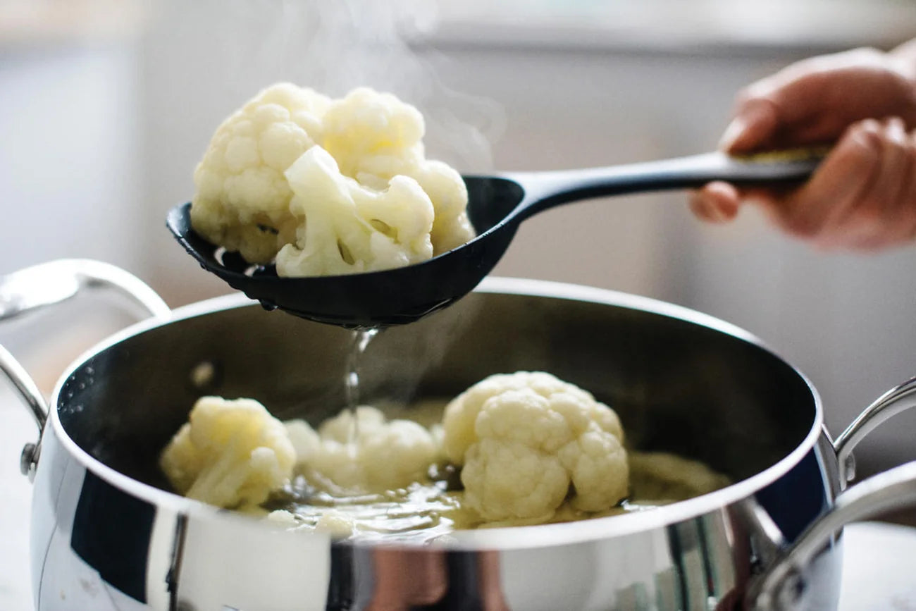 Löffelsieb Griffbereit von der Marke Tupperware / Löffelsieb zum abseilen von Knödeln usw / Küchenhelfer / Top Griffbereit / Hier direkt online kaufen