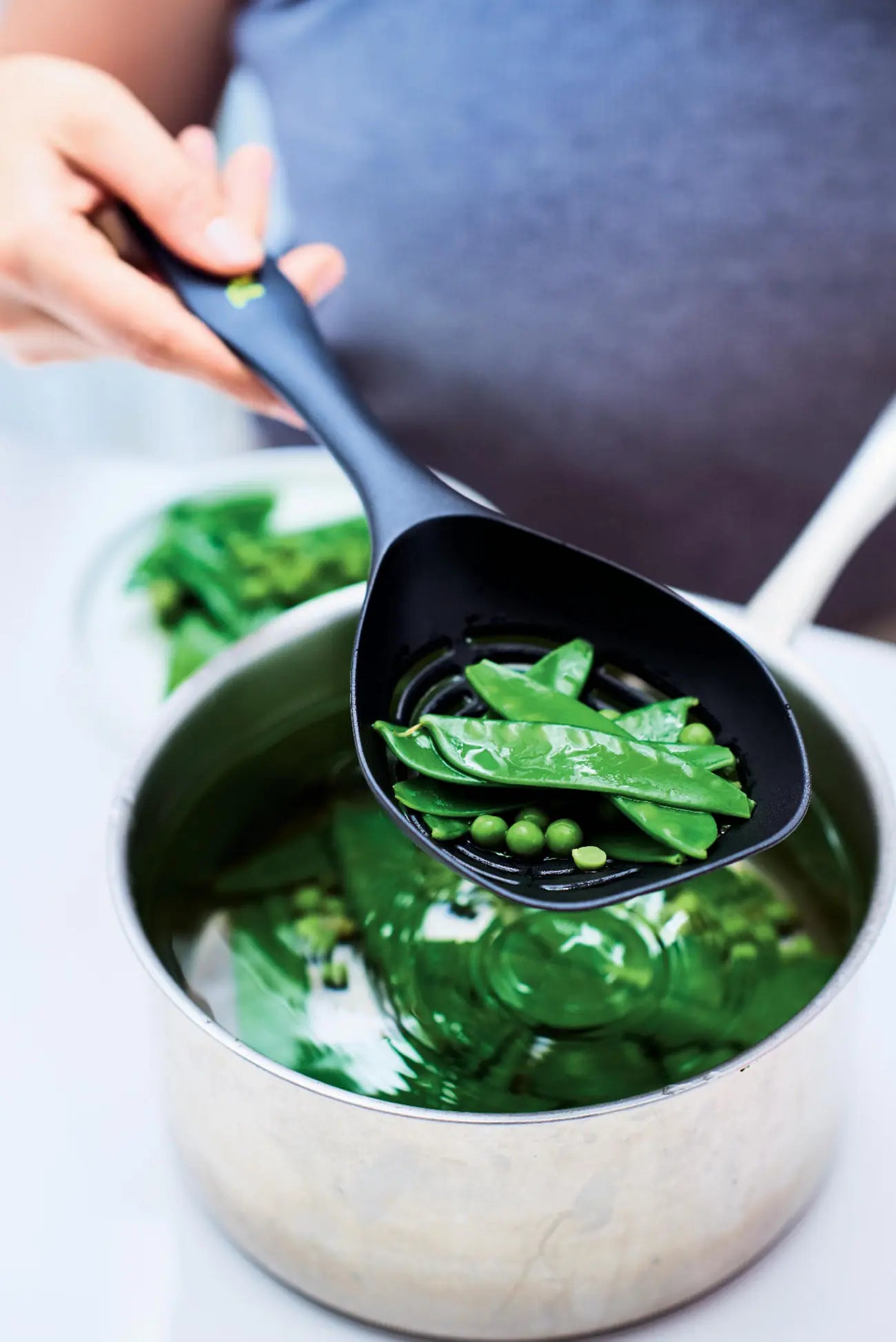 Löffelsieb Griffbereit von der Marke Tupperware / Löffelsieb zum abseilen von Knödeln usw / Küchenhelfer / Top Griffbereit / Hier direkt online kaufen