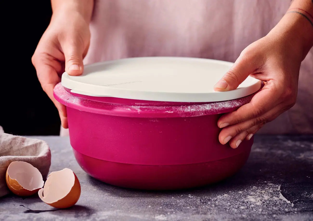 Rührschüssel Pro 6,0L von der Marke Tupperware / modular Stapelbar / Luft und Wasserdicht / mit Praktischem Spritzschutzdeckel / Hier direkt online kaufen