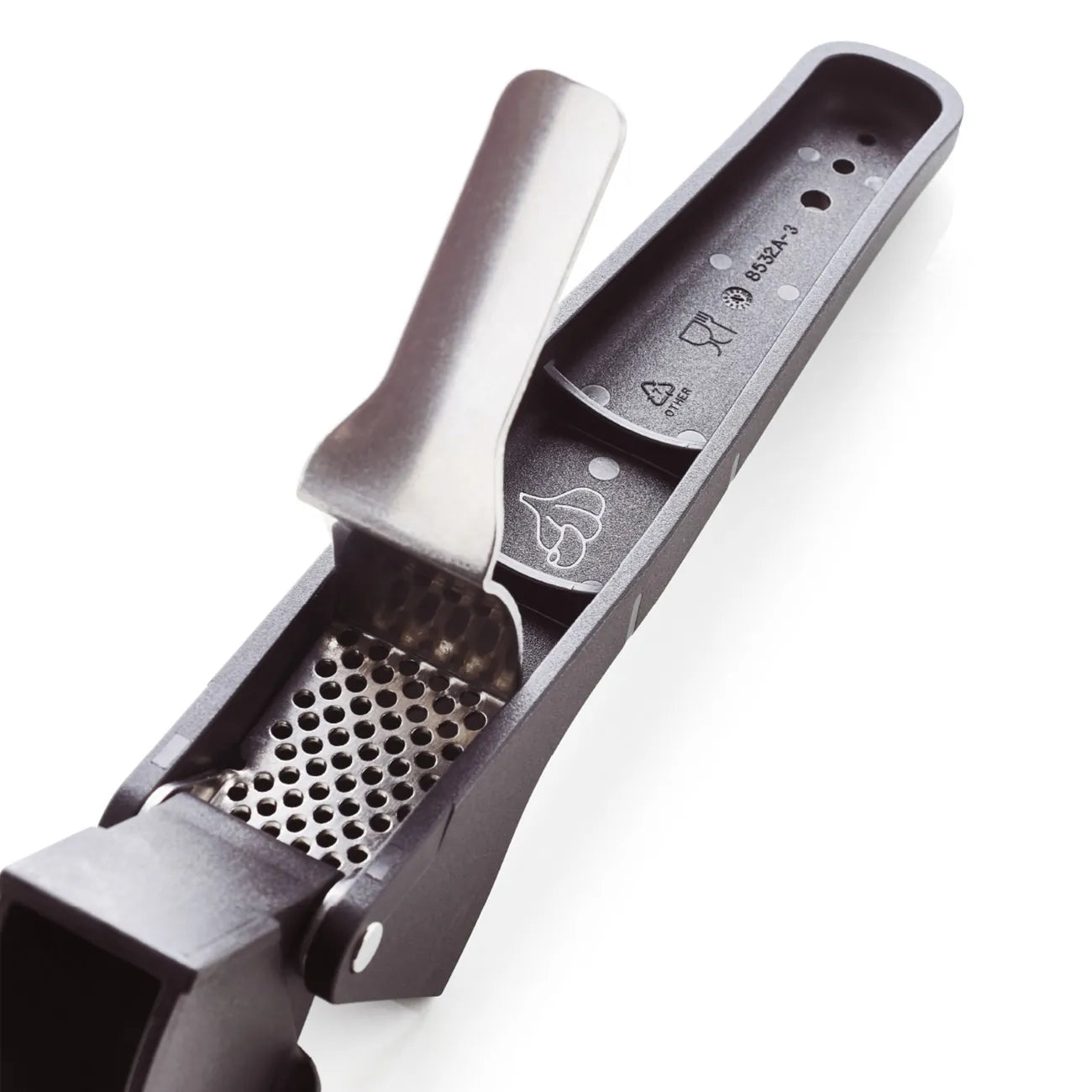 Knoblauchpresse Knobi-Star von der Marke Tupperware / Drei in Eins Küchenwerkzeug / zum Schälen und Pressen von Knoblauch / mit Kräuterentblätterungsfunktion / mit Ergonomischen Griff / Einfach zu Reinigen / Hier direkt online kaufen 