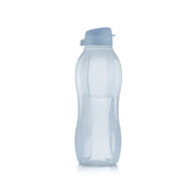 EcoEasy 1,5L Trinkflasche von der Marke Tupperware / in der Farbe Blau / Ergonomische Form für einfaches Halten / Leicht Befüll bar / einfach zu Reinigen mit der EcoEasy Bürste / Ideal für Unterwegs / Hier direkt online kaufen